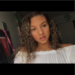 Meet your Posher, Raeghan